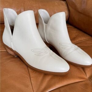 Ralph Lauren Prestyn Bootie off-white 9.5